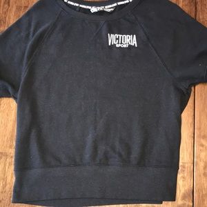 Victoria sport sweatshirt tee. EUC. Size small.